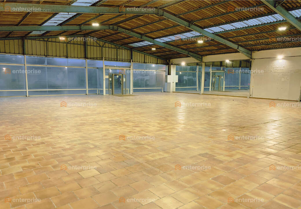 Commerce à CAUCHY-A-LA-TOUR