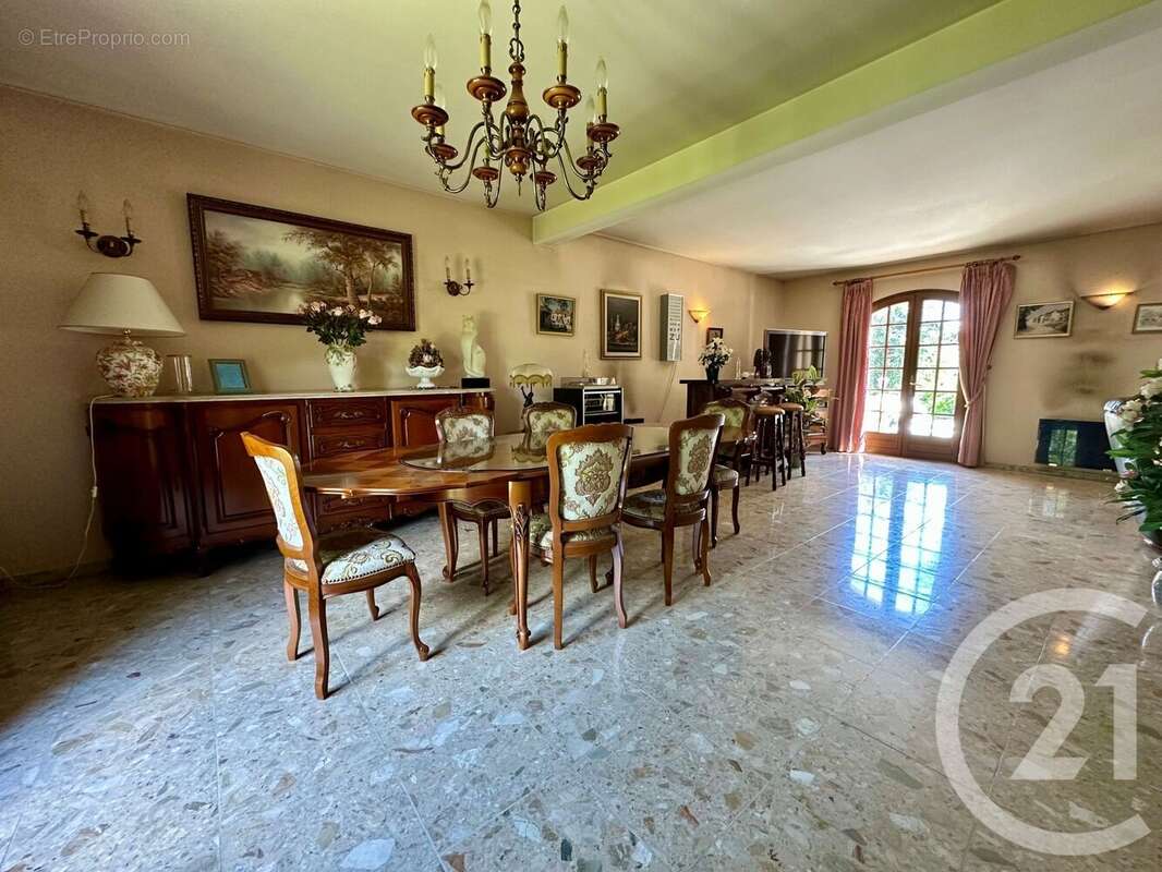 Maison à THORIGNY-SUR-MARNE