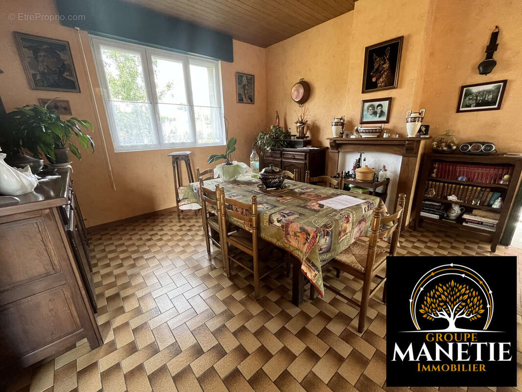 Maison à CROISILLES