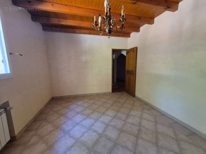 Maison à BAGNOLS-EN-FORET