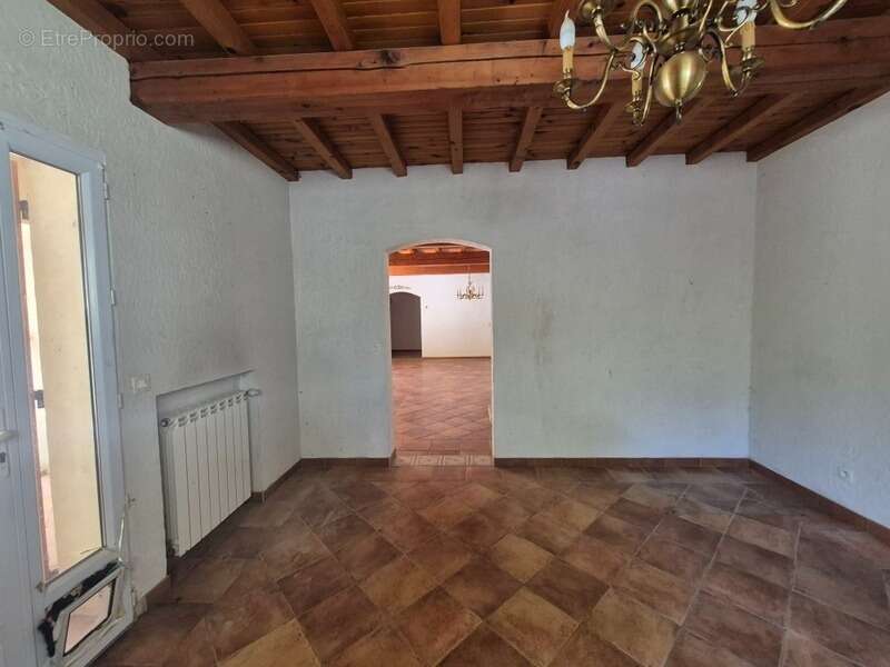 Maison à BAGNOLS-EN-FORET