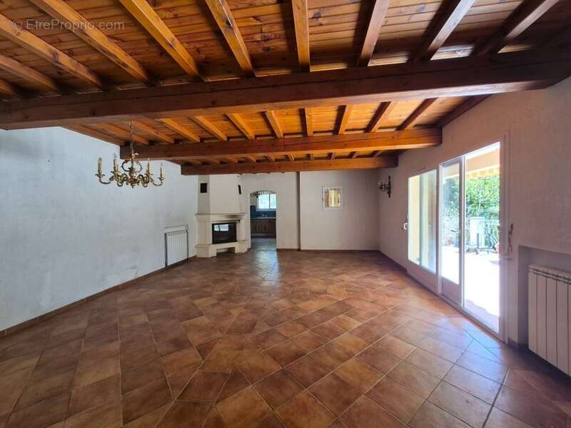 Maison à BAGNOLS-EN-FORET