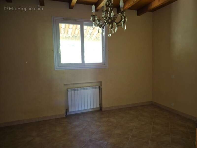 Maison à BAGNOLS-EN-FORET