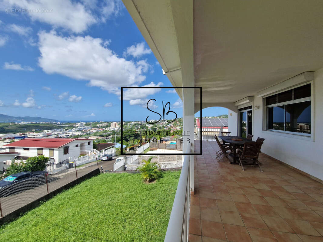 Maison à LE LAMENTIN