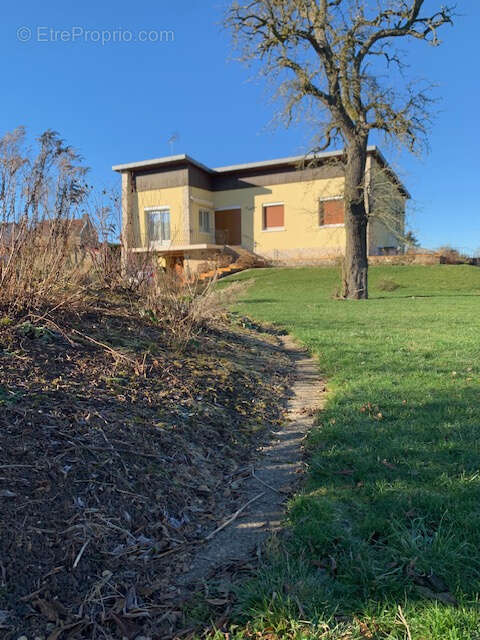 Maison à SEMOUTIERS-MONTSAON