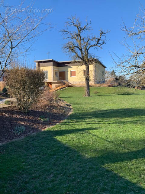 Maison à SEMOUTIERS-MONTSAON