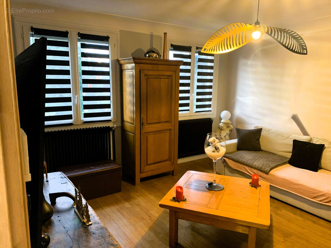 Maison à TERRASSON-LAVILLEDIEU