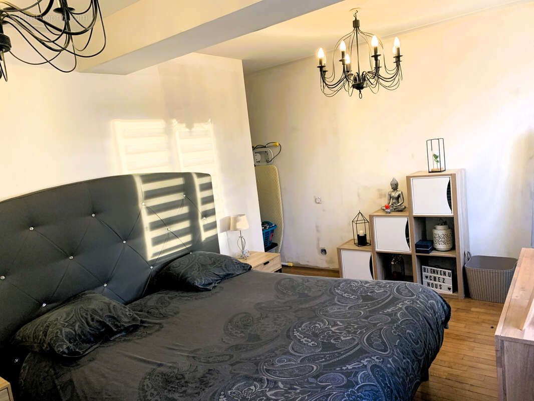 Maison à TERRASSON-LAVILLEDIEU