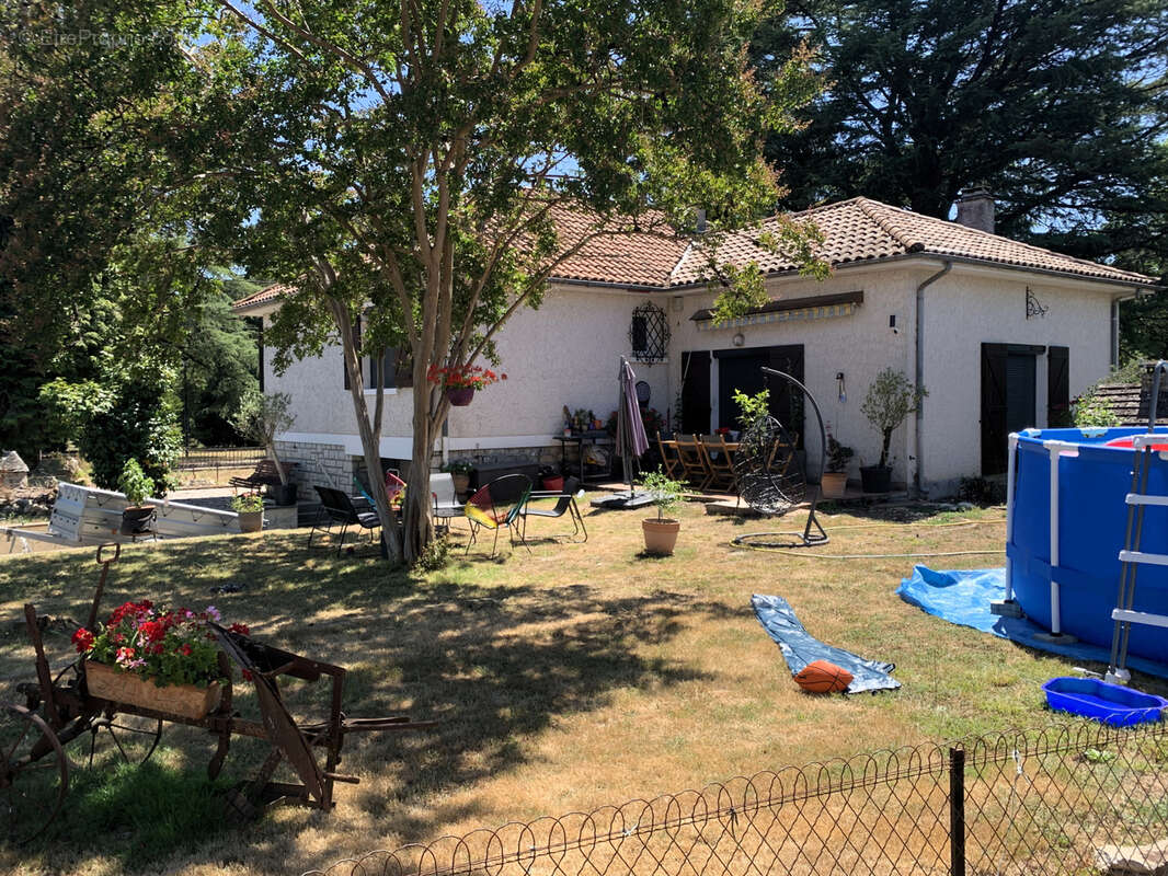 Maison à TERRASSON-LAVILLEDIEU