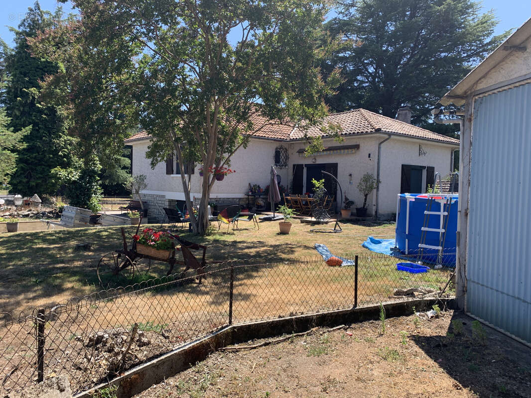 Maison à TERRASSON-LAVILLEDIEU