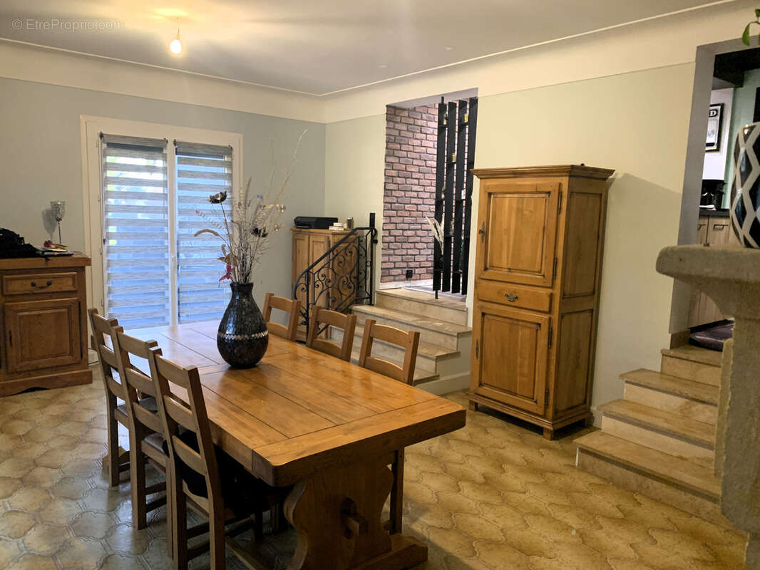 Maison à TERRASSON-LAVILLEDIEU