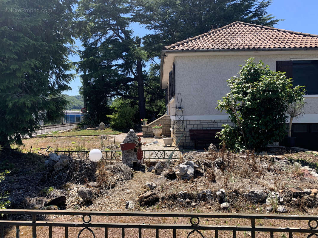 Maison à TERRASSON-LAVILLEDIEU