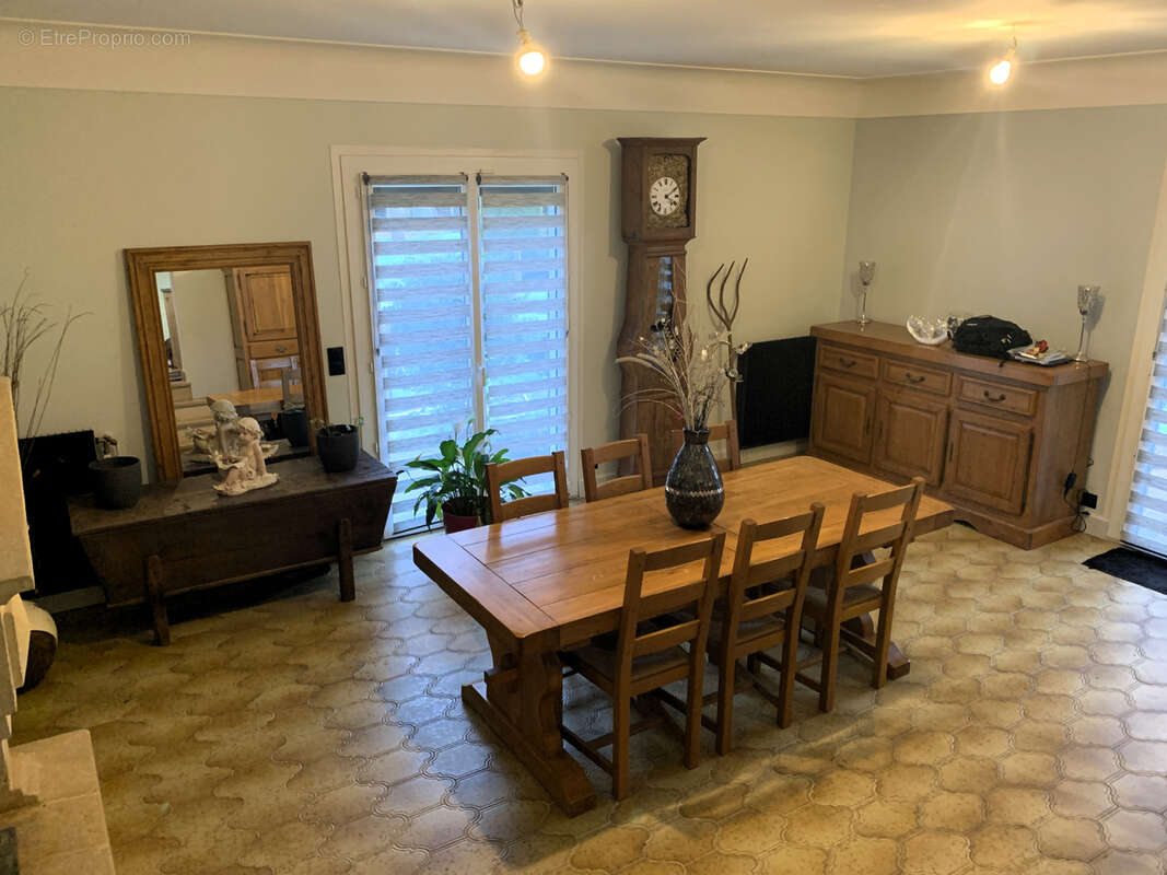 Maison à TERRASSON-LAVILLEDIEU