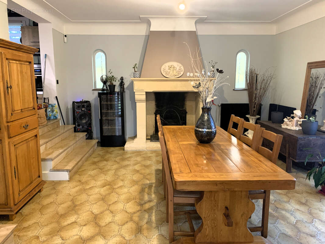 Maison à TERRASSON-LAVILLEDIEU