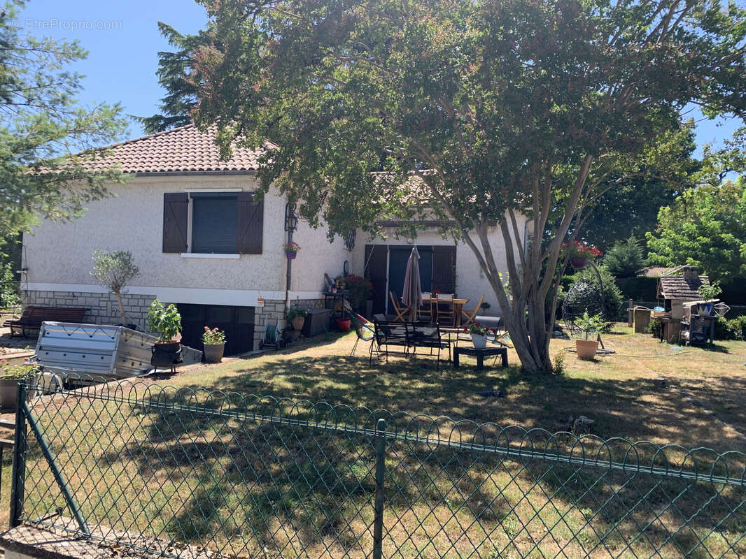 Maison à TERRASSON-LAVILLEDIEU