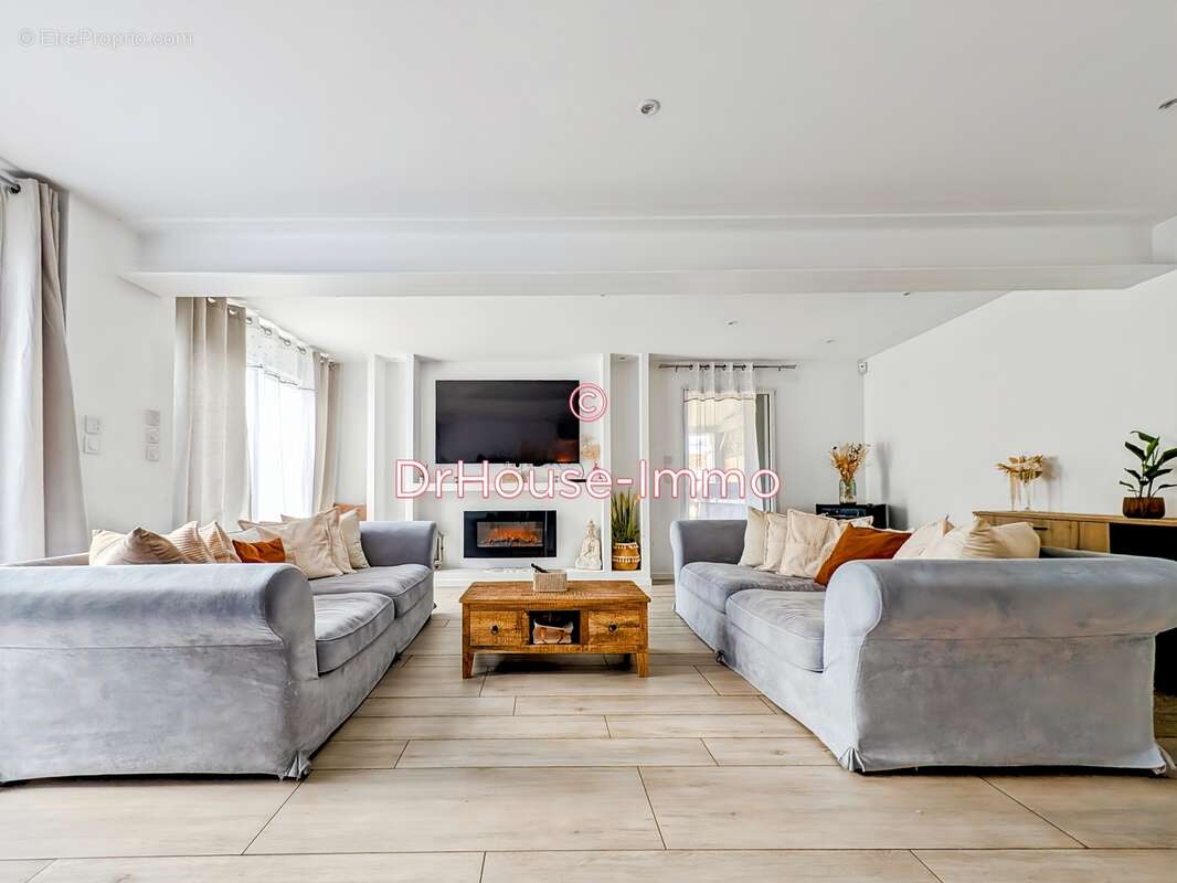 Maison à SALLES-ARBUISSONNAS-EN-BEAUJOLAIS