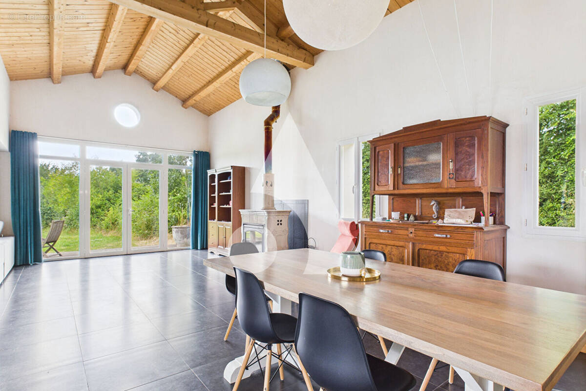 Maison à LE CHAMP-SAINT-PERE