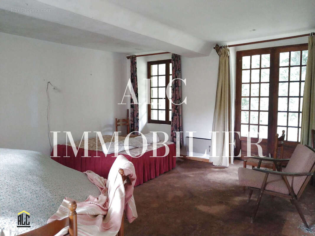 Maison à LOUPFOUGERES