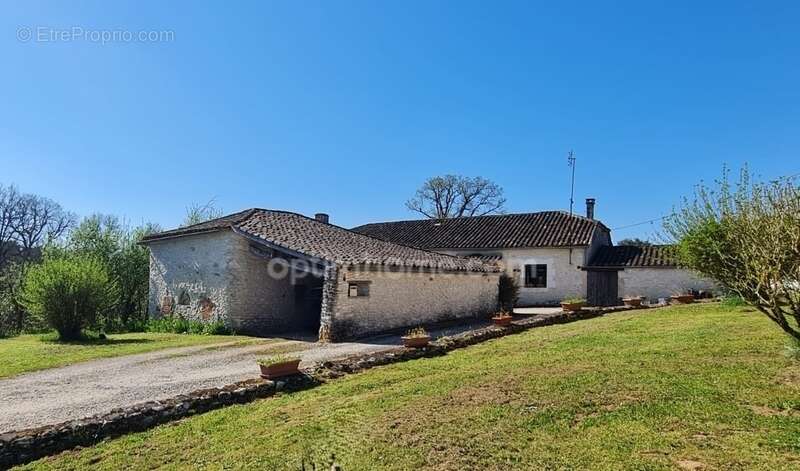 Maison à SAVIGNAC-SUR-LEYZE