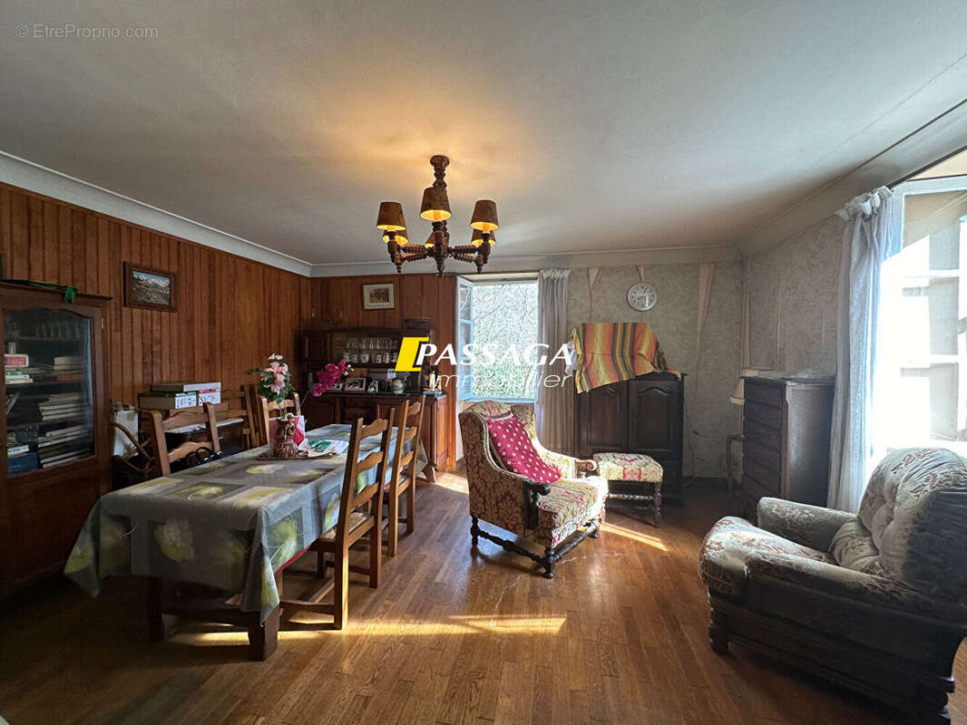 Maison à BERTHOLENE