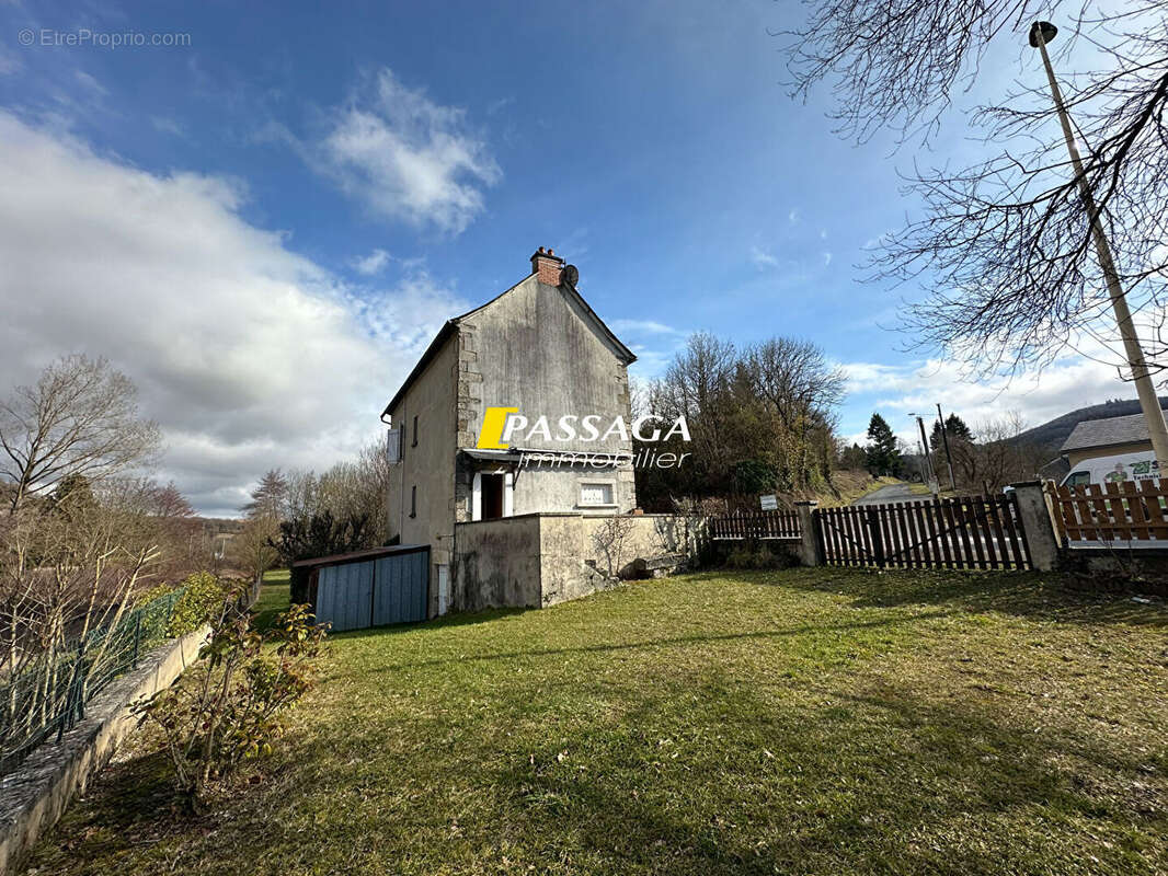 Maison à BERTHOLENE