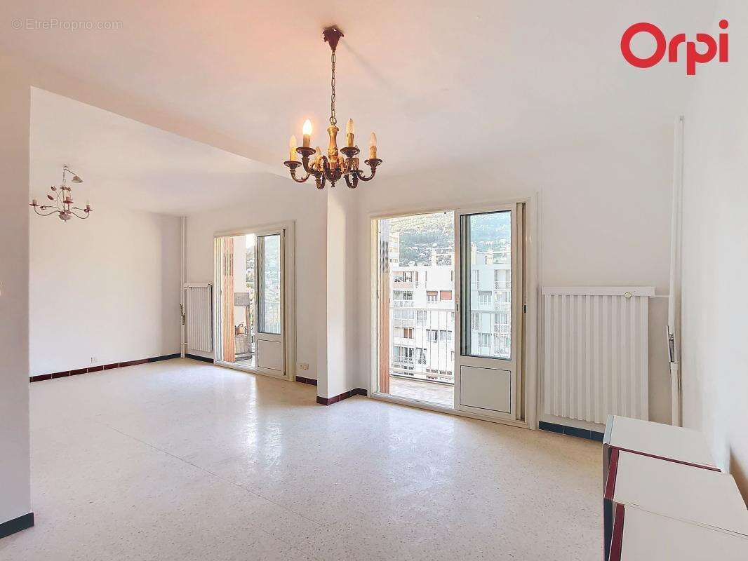 Appartement à LA VALETTE-DU-VAR