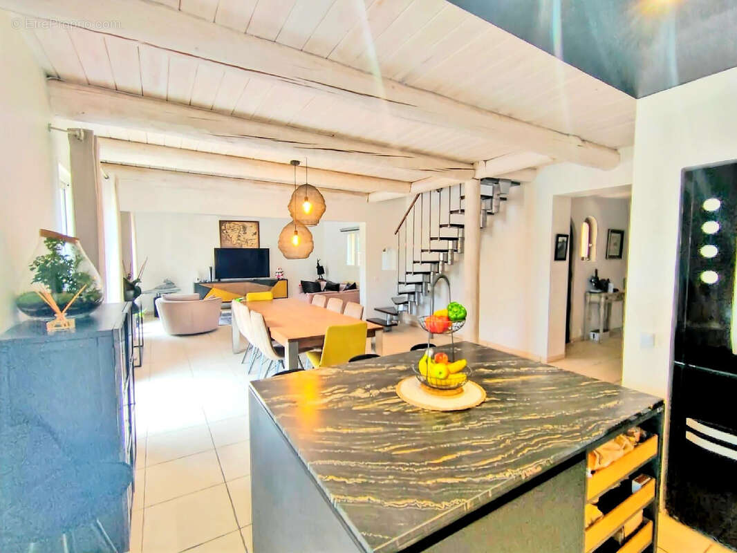 Maison à BAGNOLS-EN-FORET