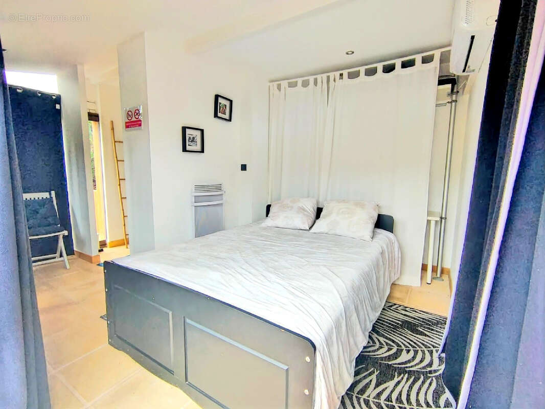 Maison à BAGNOLS-EN-FORET