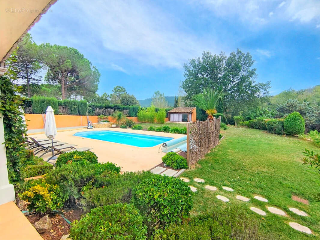 Maison à BAGNOLS-EN-FORET