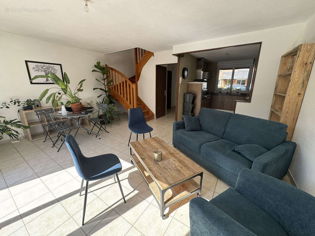 Maison à LA RIVIERE-SAINT-SAUVEUR