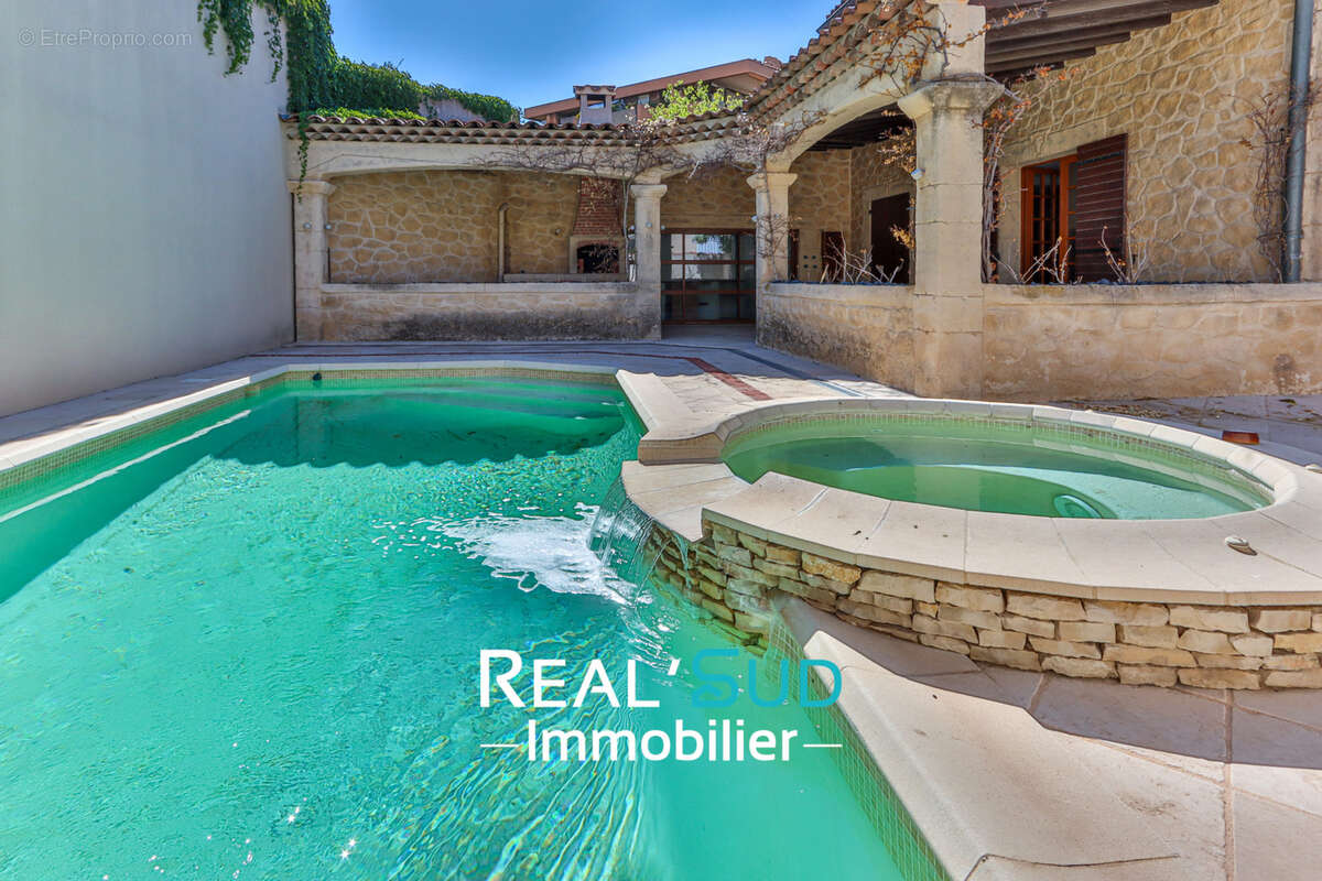 Maison à MARSEILLE-9E