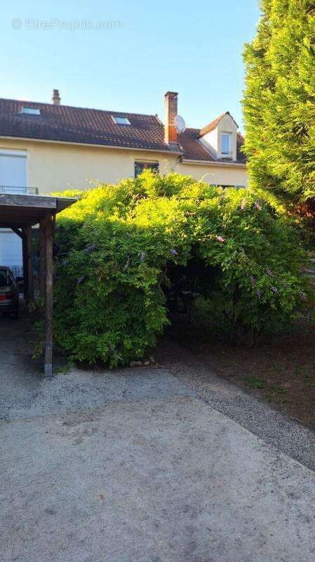 Appartement à SAINT-REMY-LES-CHEVREUSE