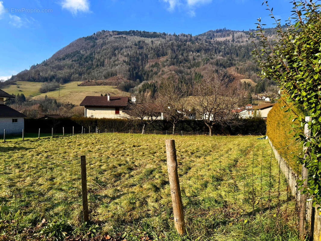 Terrain à SAINT-PIERRE-D&#039;ALLEVARD