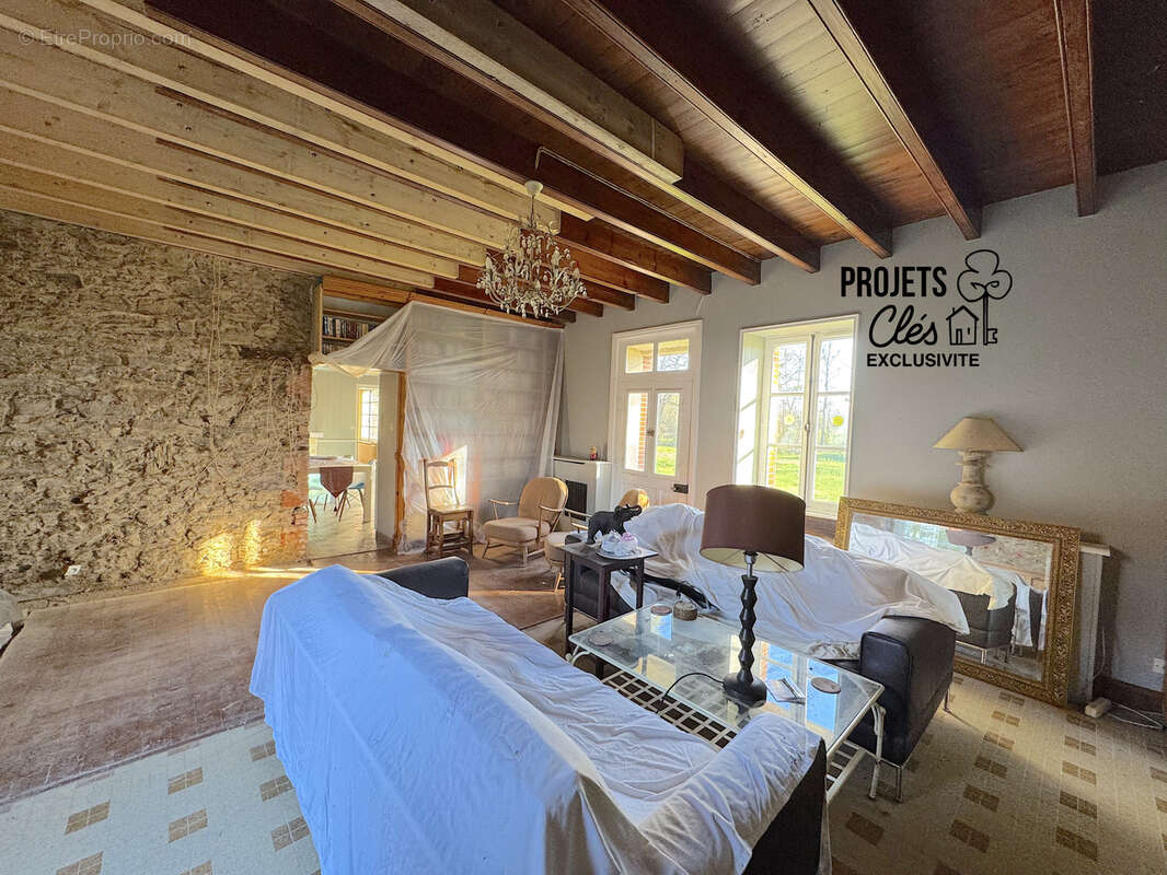 Maison à SAINT-PAUL-MONT-PENIT