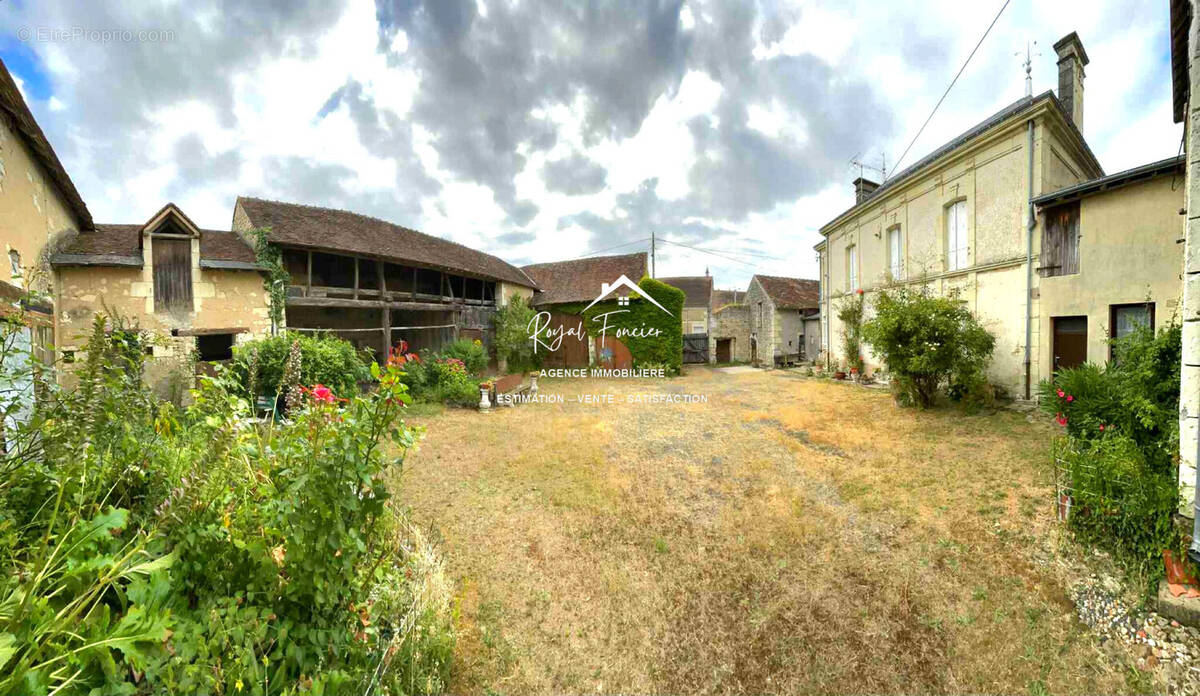 Maison à LA CELLE-SAINT-AVANT