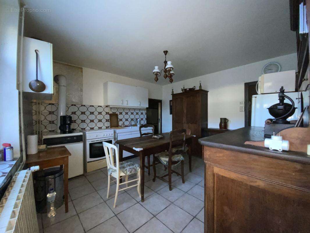 Maison à SAINT-LEGER-MAGNAZEIX