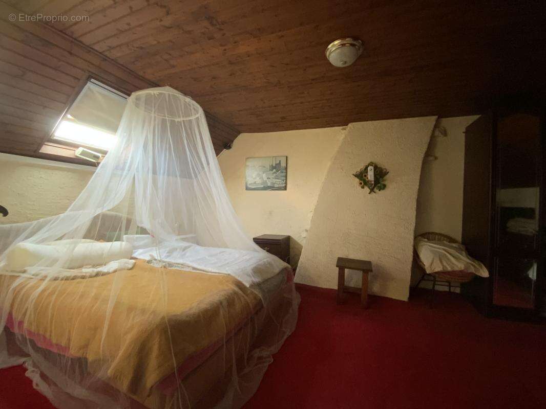 Maison à SAINT-LEGER-MAGNAZEIX