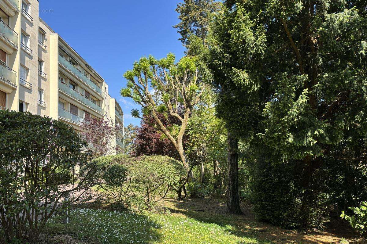 Appartement à VILLE-D&#039;AVRAY