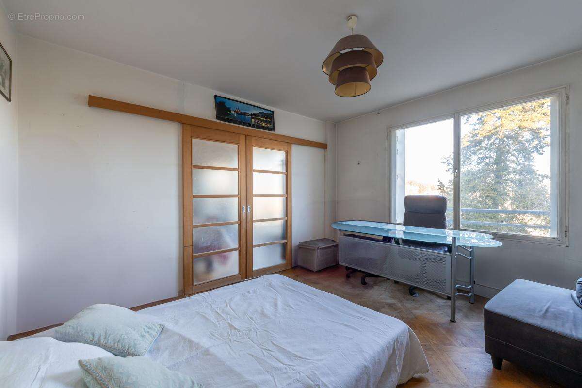 Appartement à VILLE-D&#039;AVRAY