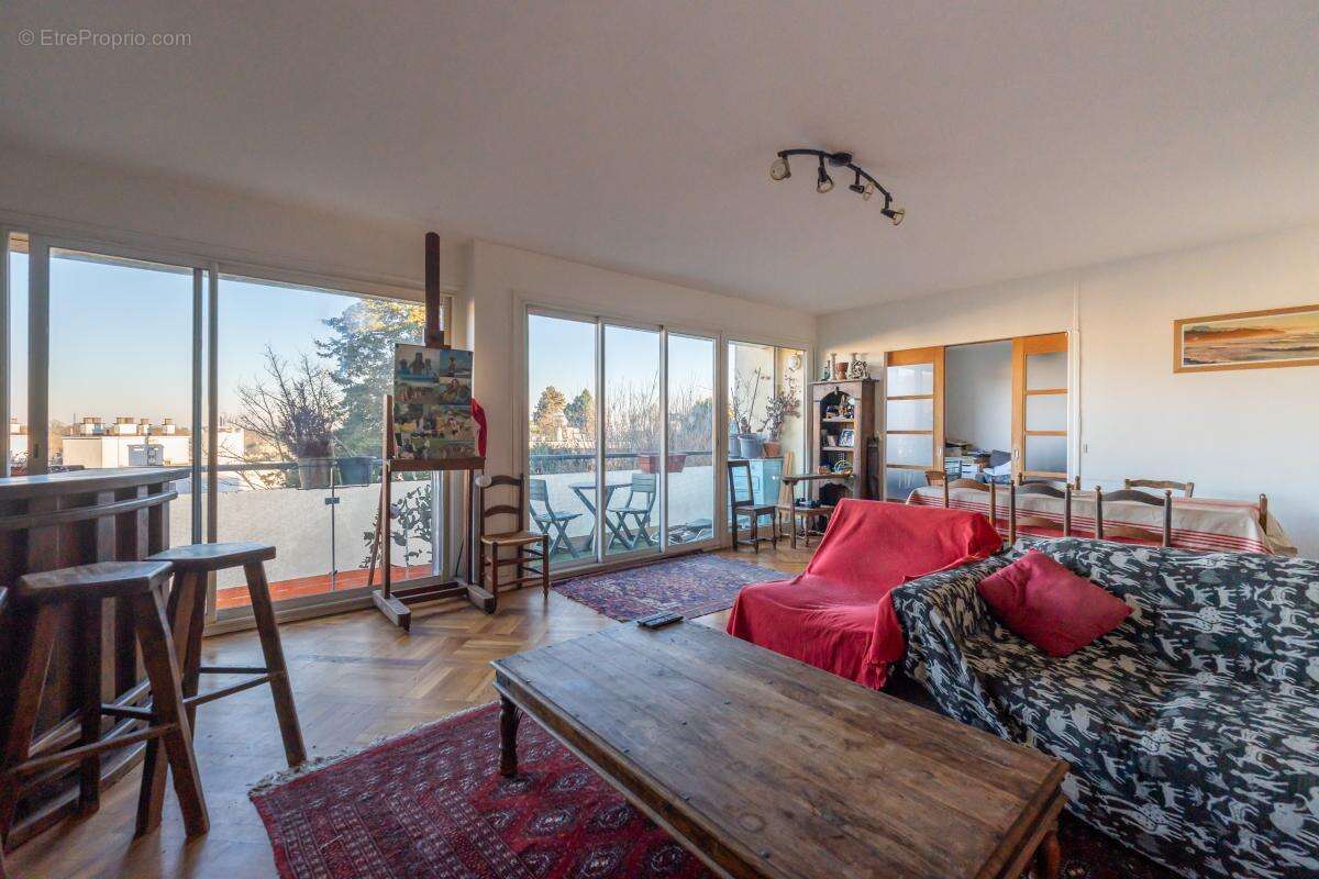 Appartement à VILLE-D&#039;AVRAY