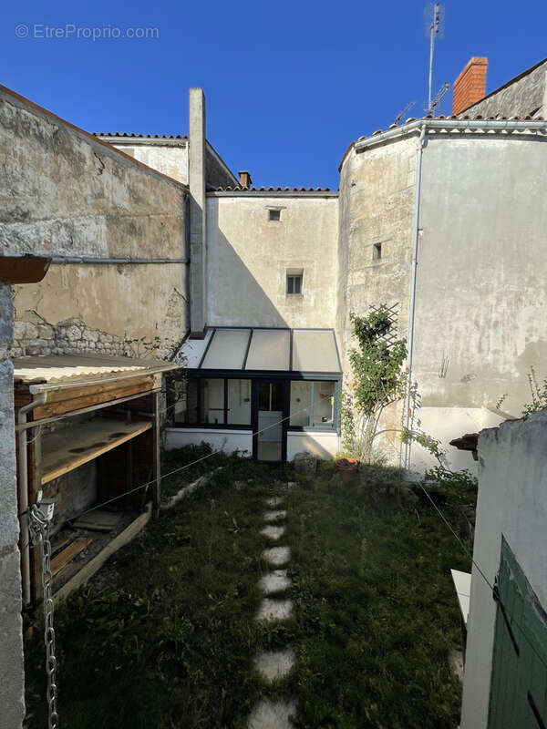 Maison à SAINT-SAVINIEN