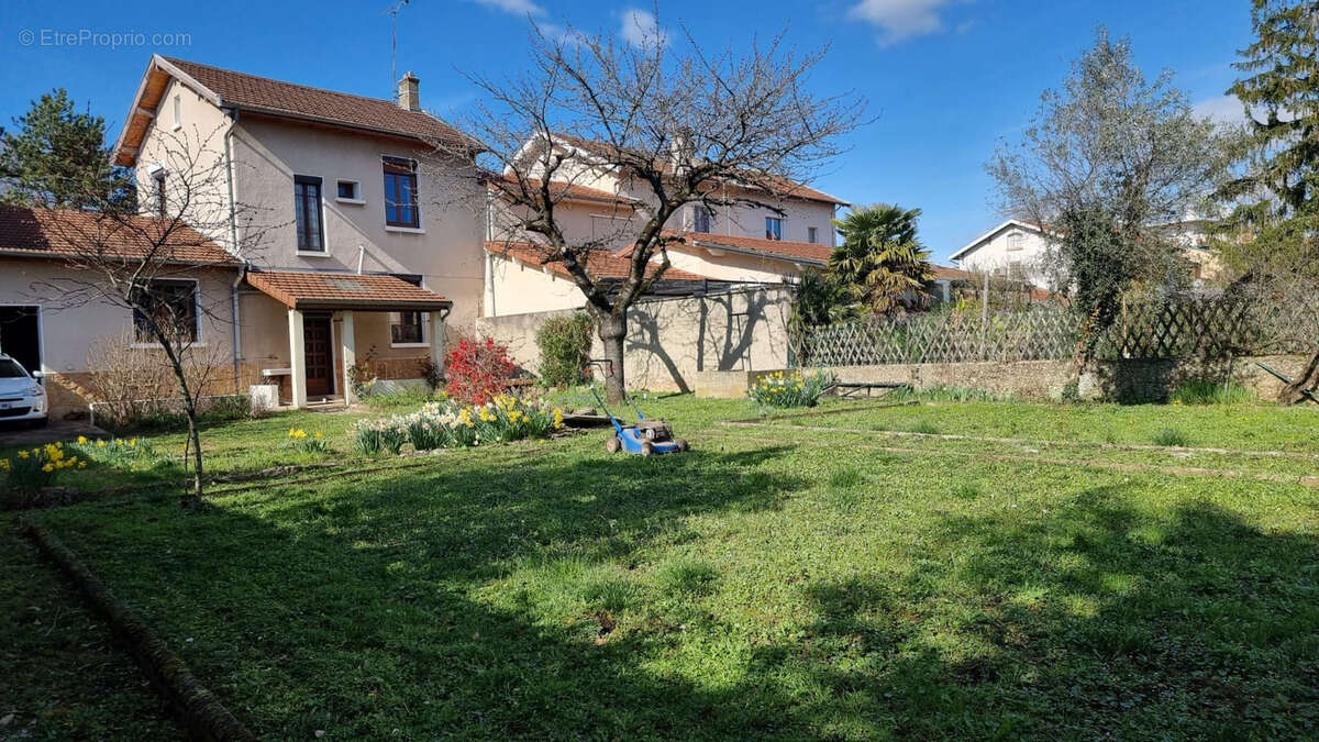 Maison à LYON-8E
