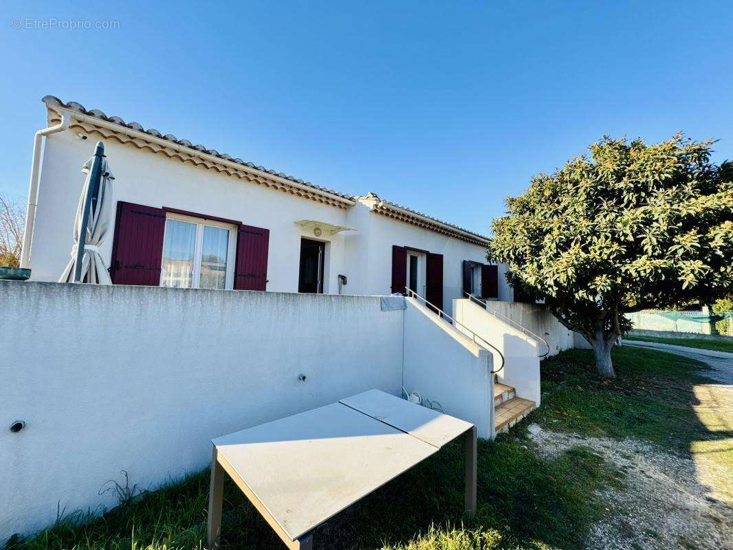 Maison à SAINT-VICTORET