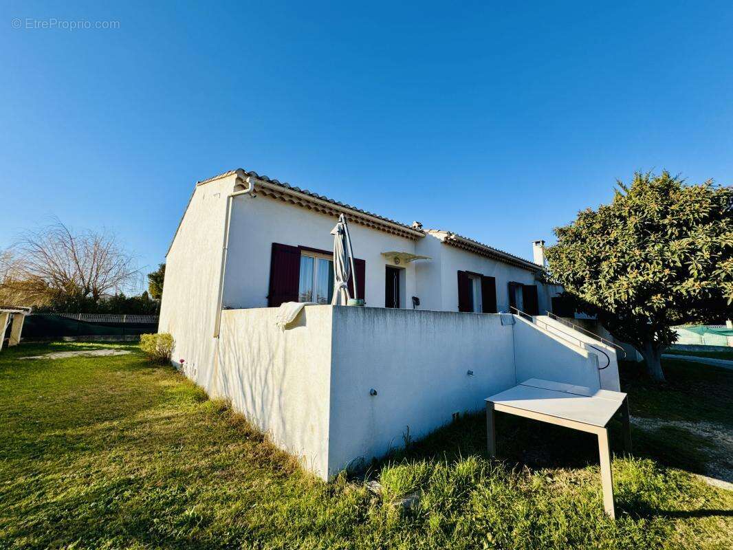 Maison à SAINT-VICTORET