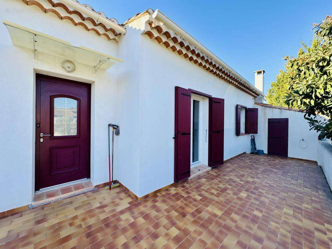 Maison à SAINT-VICTORET