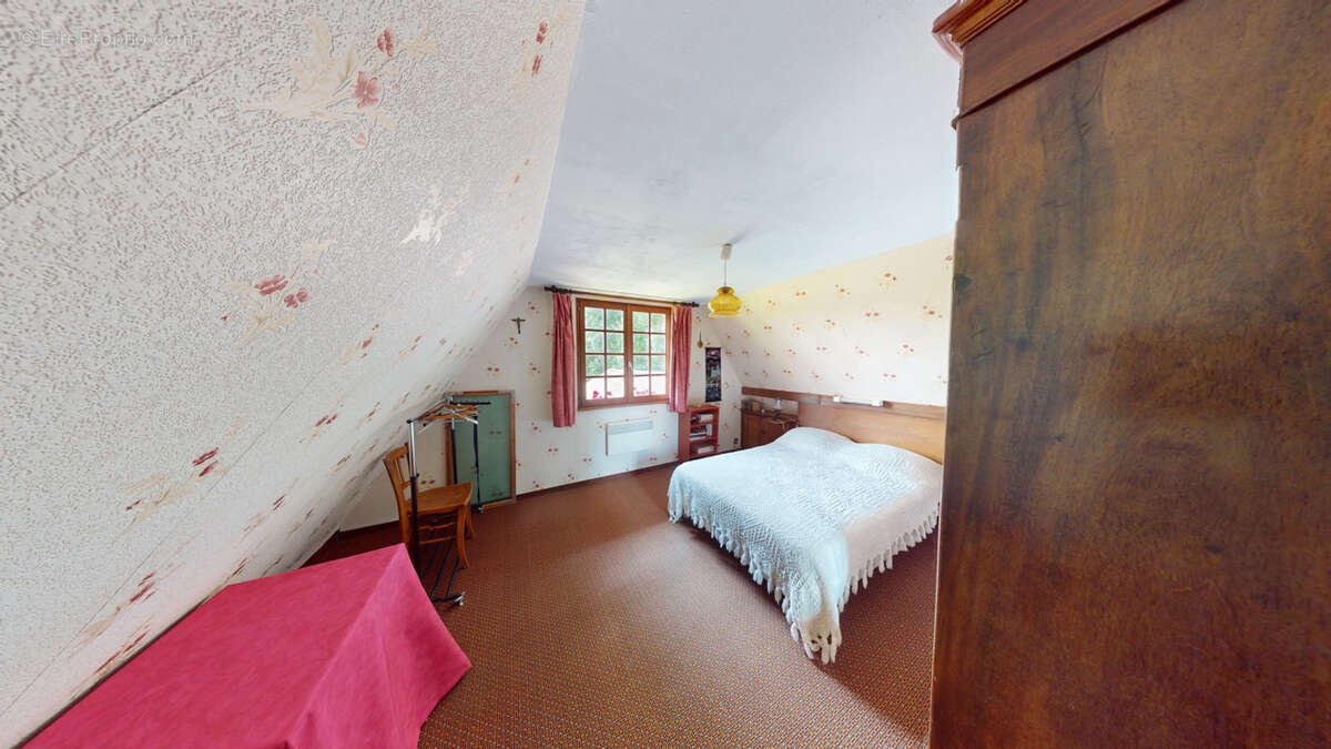 Maison à SAINT-GILLES-DE-LA-NEUVILLE