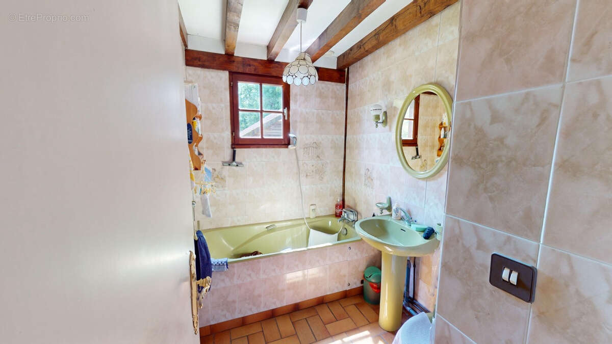 Maison à SAINT-GILLES-DE-LA-NEUVILLE