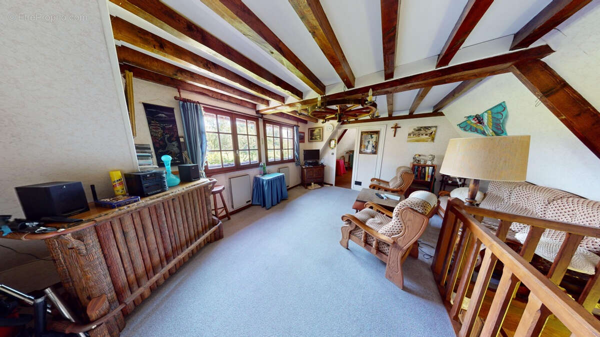 Maison à SAINT-GILLES-DE-LA-NEUVILLE