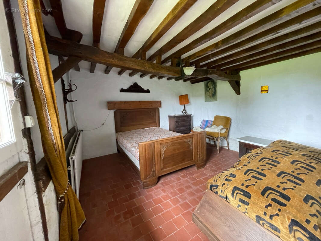 Maison à SAINT-GILLES-DE-LA-NEUVILLE