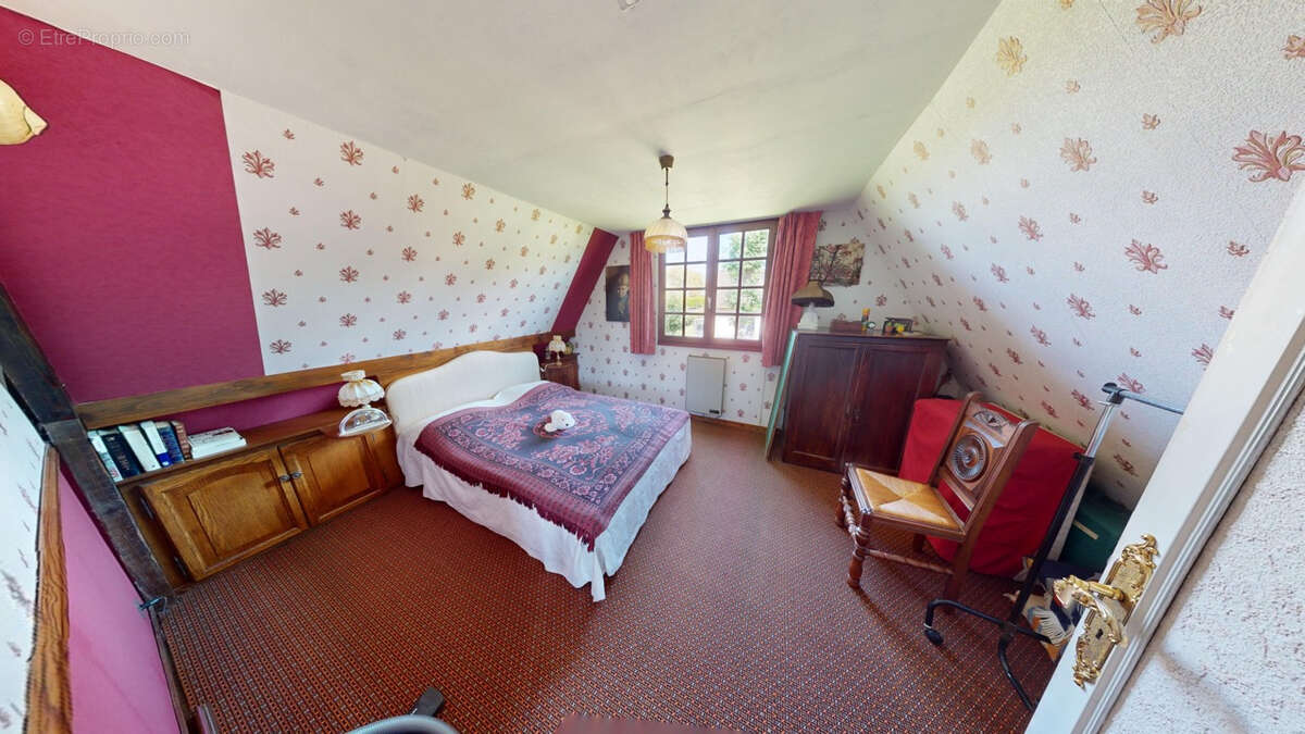 Maison à SAINT-GILLES-DE-LA-NEUVILLE